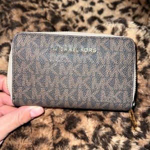 Micheal Kors wallet